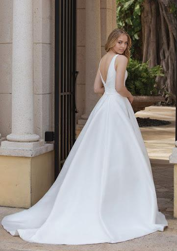 Vestidos de novia elegantes de satén con escote en V y corte A para playa